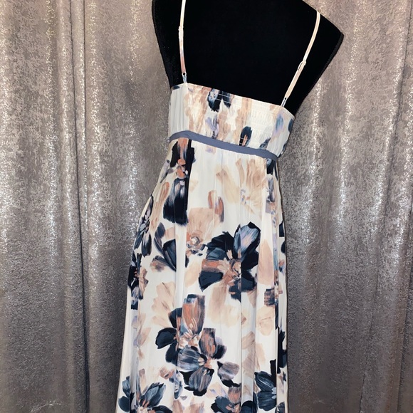 Gorgeous Simply Vera Wang Dress - Picture 8 of 9